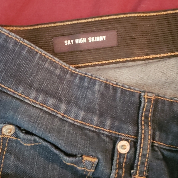 Sky Rise Skinny - Picture 2 of 8